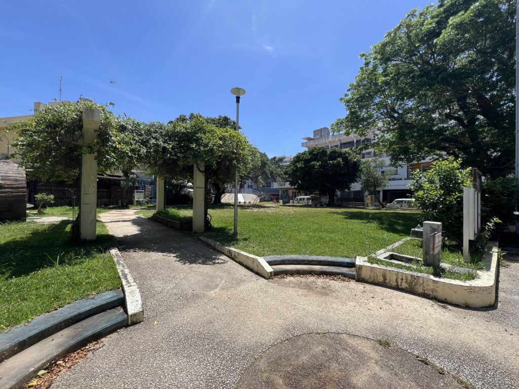 公園の入口